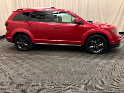 Used 2020 Dodge Journey Crossroad FWD image 4