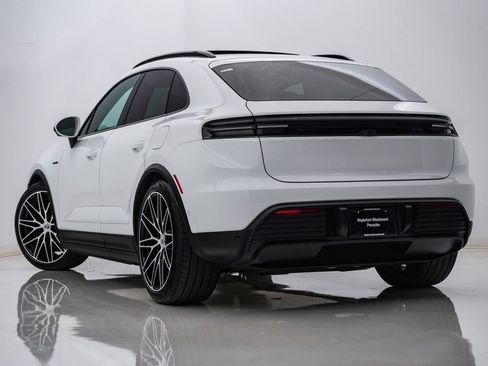 Used 2025 Porsche Macan 4S Electric AWD/4WD image 3