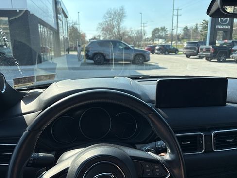 Used 2022 MAZDA CX-5 Signature image 13