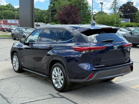 Used 2021 Toyota Highlander Limited AWD/4WD image 3