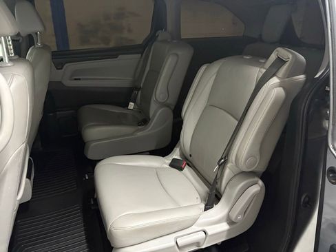 Used 2021 Honda Odyssey EX-L image 11