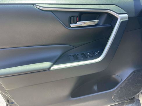 Used 2021 Toyota RAV4 XLE FWD image 16