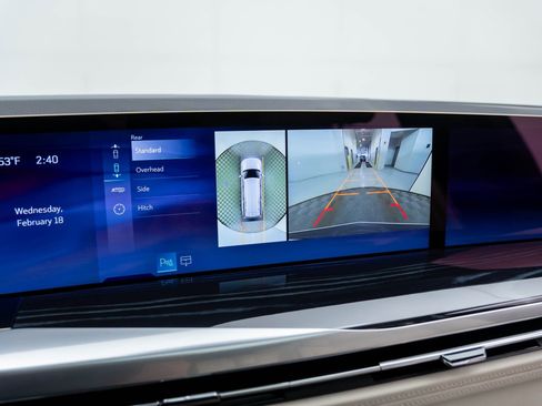 Certified 2025 Cadillac Escalade ESV Sport w/ LPO, ONYX Package image 29