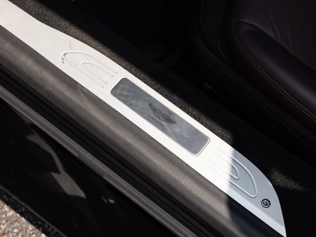 Used 2025 Aston Martin V8 Vantage Coupe RWD image 28