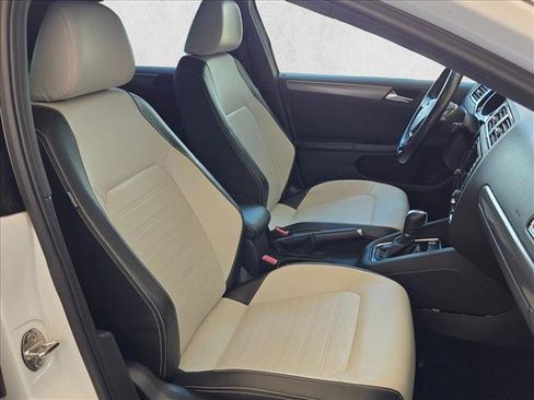 Used 2016 Volkswagen Jetta Sport FWD image 15