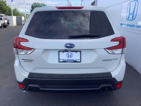 Used 2022 Subaru Forester AWD/4WD image 5