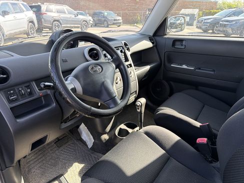 Used 2005 Scion xB FWD image 16