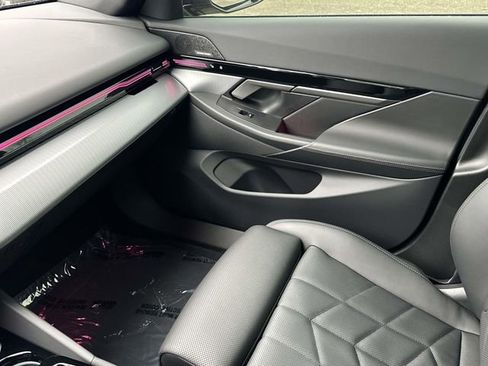 Certified 2025 BMW 530i xDrive w/ M Sport Package image 40