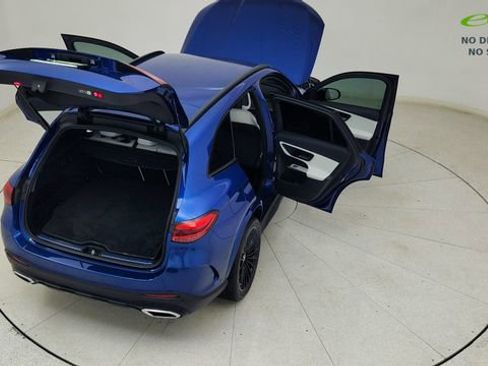 Used 2025 Mercedes-Benz GLC 350e 4MATIC w/ AMG Line image 91