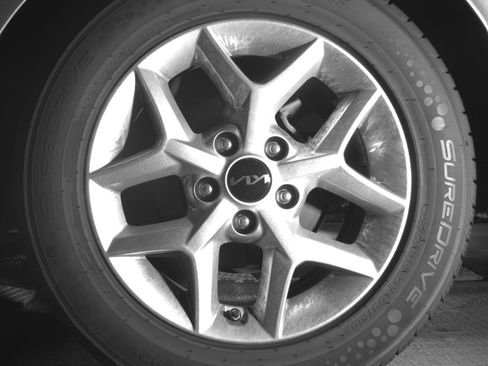 Used 2025 Kia Soul LX w/ LX Technology Package FWD image 14