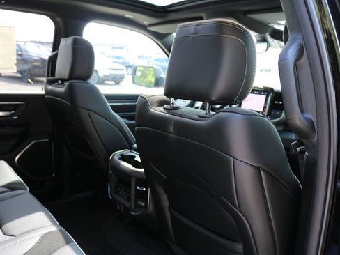 New 2026 RAM 1500 Laramie AWD/4WD image 19