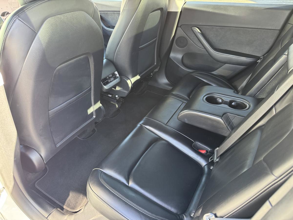 Used 2021 Tesla Model Y Long Range AWD/4WD image 23