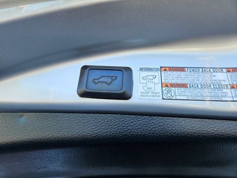 Used 2015 Toyota RAV4 Limited AWD/4WD image 13