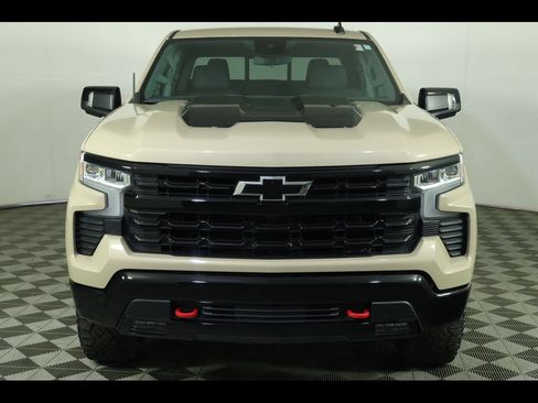 Used 2022 Chevrolet Silverado 1500 LT Trail Boss w/ LT Trail Boss Premium Package AWD/4WD image 14