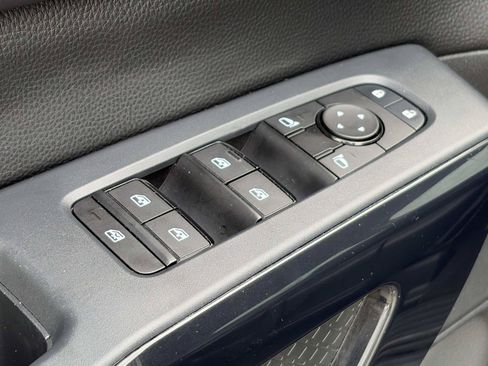 Used 2024 Nissan Pathfinder S AWD/4WD image 16
