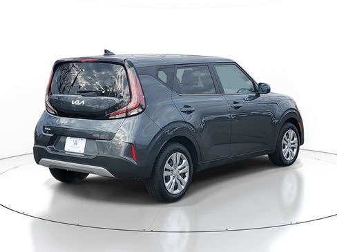 Used 2023 Kia Soul LX image 4