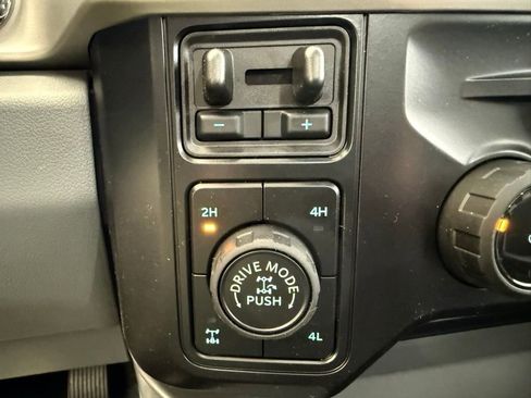 New 2026 Ford F250 XLT w/ XLT Premium Package AWD/4WD image 37