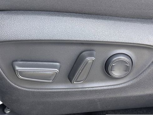 Used 2023 Toyota RAV4 XLE w/ Convenience Package FWD image 22