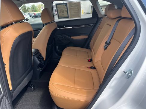 Used 2025 Kia Seltos EX w/ EX Sunroof Package AWD/4WD image 16