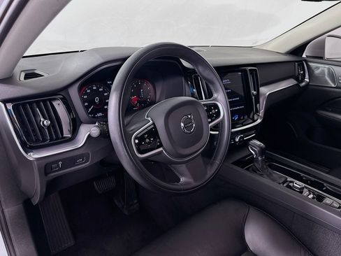 Used 2020 Volvo S60 T6 Momentum image 9