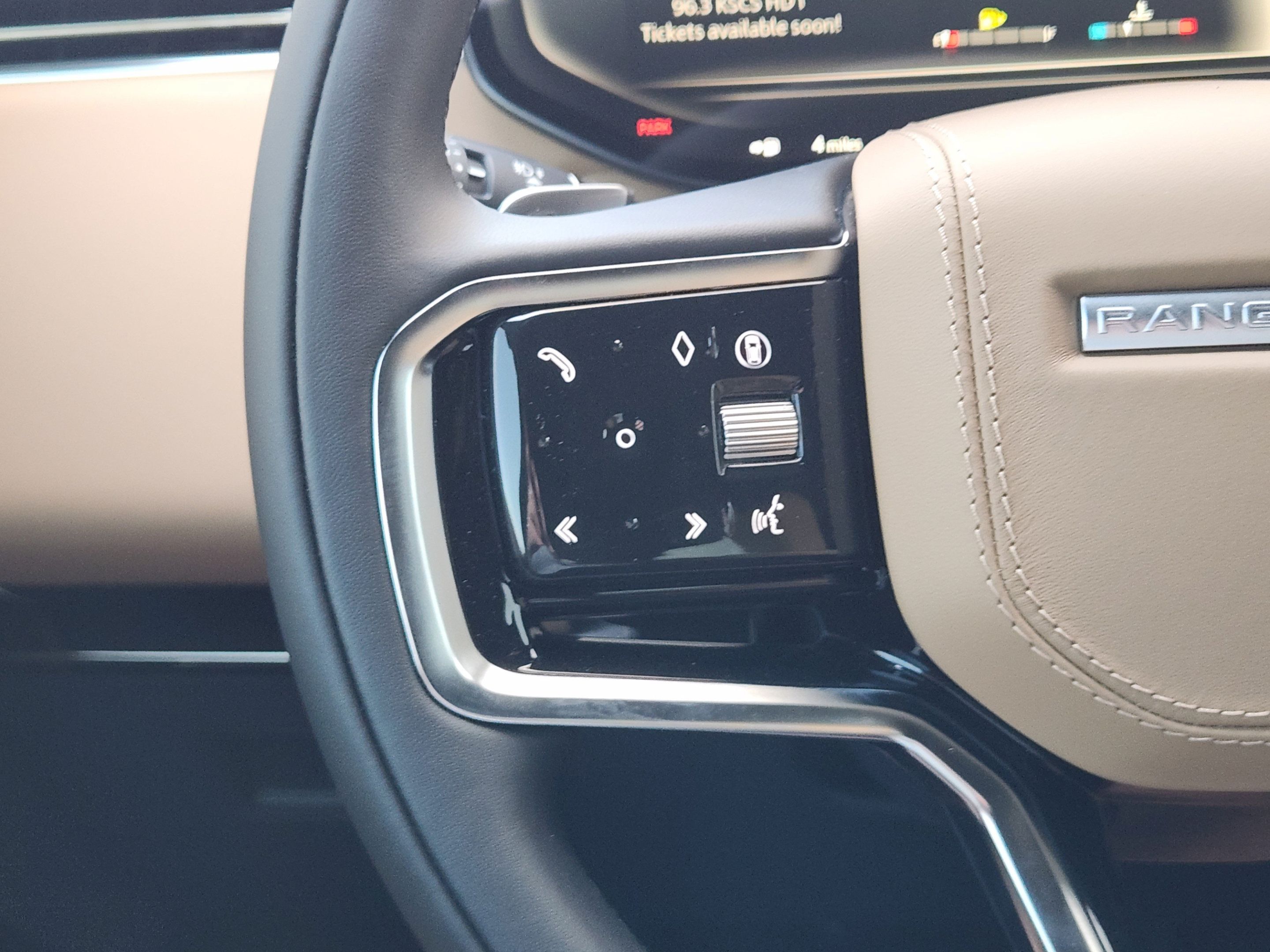 New 2027 Land Rover Range Rover Sport SE AWD/4WD image 21