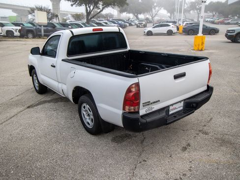 Used 2014 Toyota Tacoma 2WD Regular Cab image 9