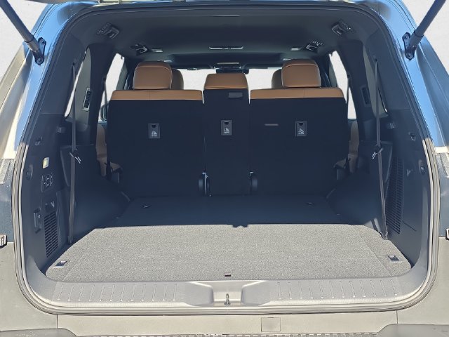 New 2026 Lexus LX 600 4WD w/ Luxury Package image 14