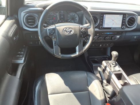 Used 2023 Toyota Tacoma TRD Off-Road w/ TRD Premium Off Road Package AWD/4WD image 11