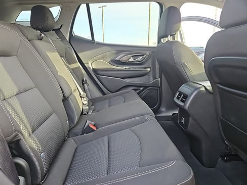Used 2024 GMC Terrain SLE image 18