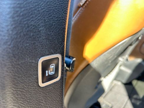 Used 2017 Chrysler Pacifica Limited w/ Advanced Safetytec Group image 28