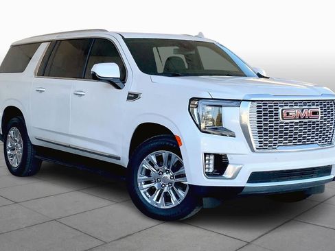 Used 2024 GMC Yukon XL Denali image 3