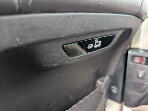 Used 2023 Chrysler Pacifica Limited FWD image 31