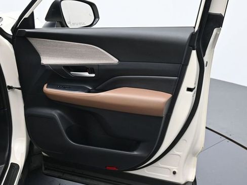 Used 2024 Toyota Grand Highlander Platinum image 30