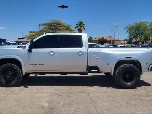 Used 2020 GMC Sierra 3500 SLT w/ SLT Premium Plus Package AWD/4WD image 5
