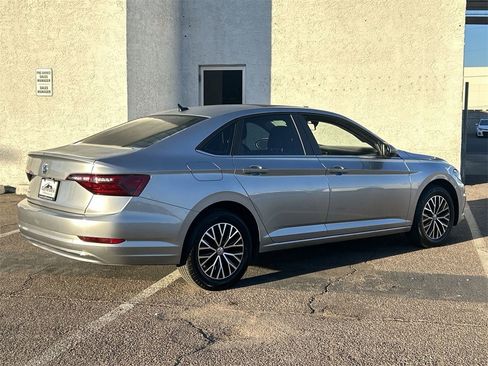 Used 2020 Volkswagen Jetta SE w/ SE Cold Weather Package image 5