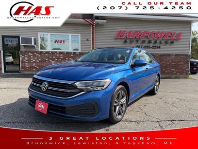 Used 2023 Volkswagen Jetta SE w/ Panoramic Sunroof Package