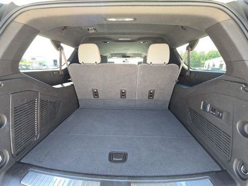 Used 2022 Chevrolet Suburban Z71 w/ Z71 Off-Road Package image 14