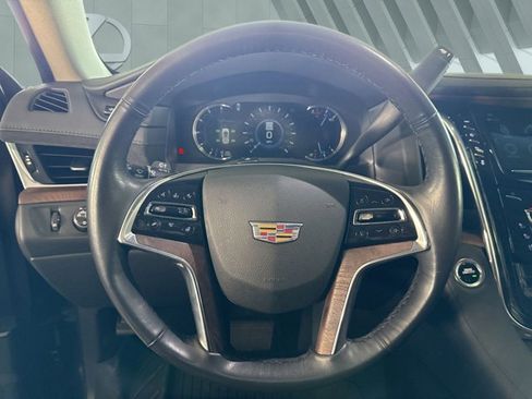 Used 2019 Cadillac Escalade Luxury image 14