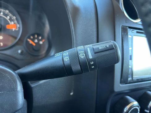 Used 2015 Jeep Patriot Latitude image 23