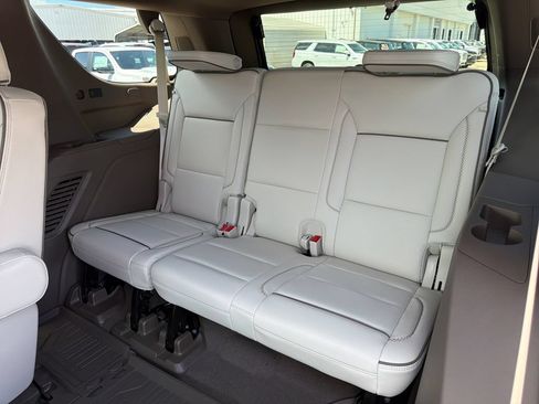 Used 2025 GMC Yukon Denali w/ Denali Reserve Package RWD image 33