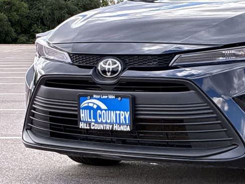 Used 2023 Toyota Corolla LE FWD image 12