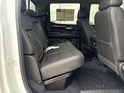 Used 2024 Chevrolet Silverado 1500 LT Trail Boss w/ LT Trail Boss Premium Package image 12