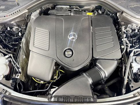 Used 2025 Mercedes-Benz GLC 350e 4MATIC image 39