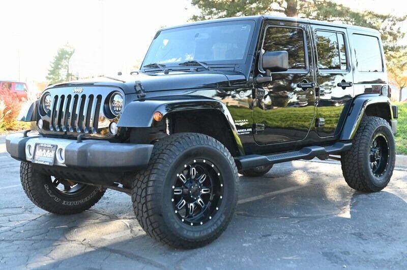 Used 2015 Jeep Wrangler Unlimited Sahara w/ Dual Top Group AWD/4WD image 2