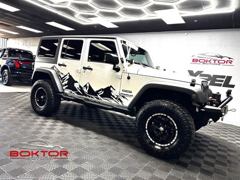 Used 2017 Jeep Wrangler Unlimited Sport w/ Quick Order Package 24S AWD/4WD image 1