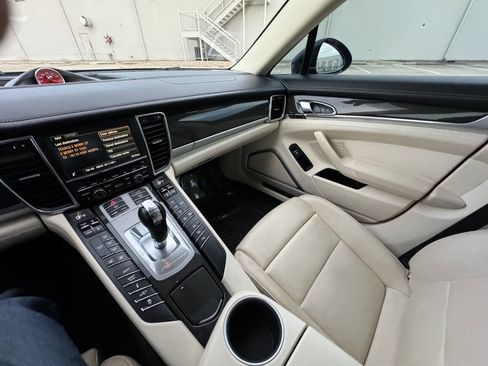 Used 2016 Porsche Panamera Turbo S image 24