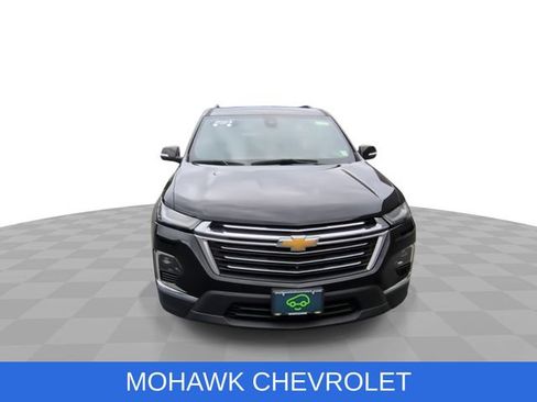 Used 2023 Chevrolet Traverse LT w/ Rear Camera Mirror Package AWD/4WD image 3