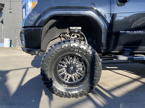 Used 2020 GMC Sierra 2500 Denali w/ Denali Ultimate Package AWD/4WD image 11