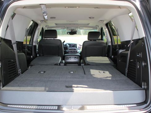 Used 2019 Chevrolet Tahoe LT w/ Luxury Package AWD/4WD image 17