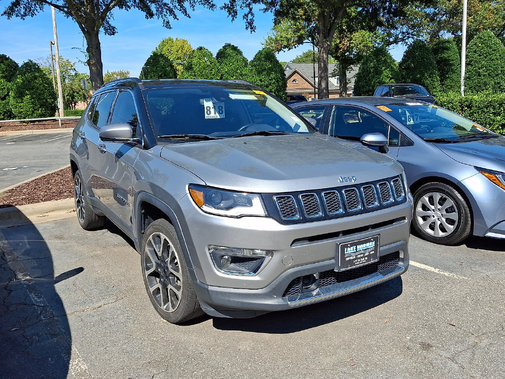 Used 2021 Jeep Compass Limited w/ Elite Exterior Group AWD/4WD image 2